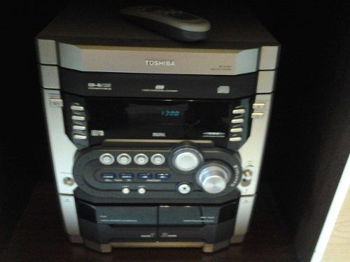 SYSTEN SEMP TOSHIBA MP3 COM 3 GAVETAS E CONTROLE REMOTO